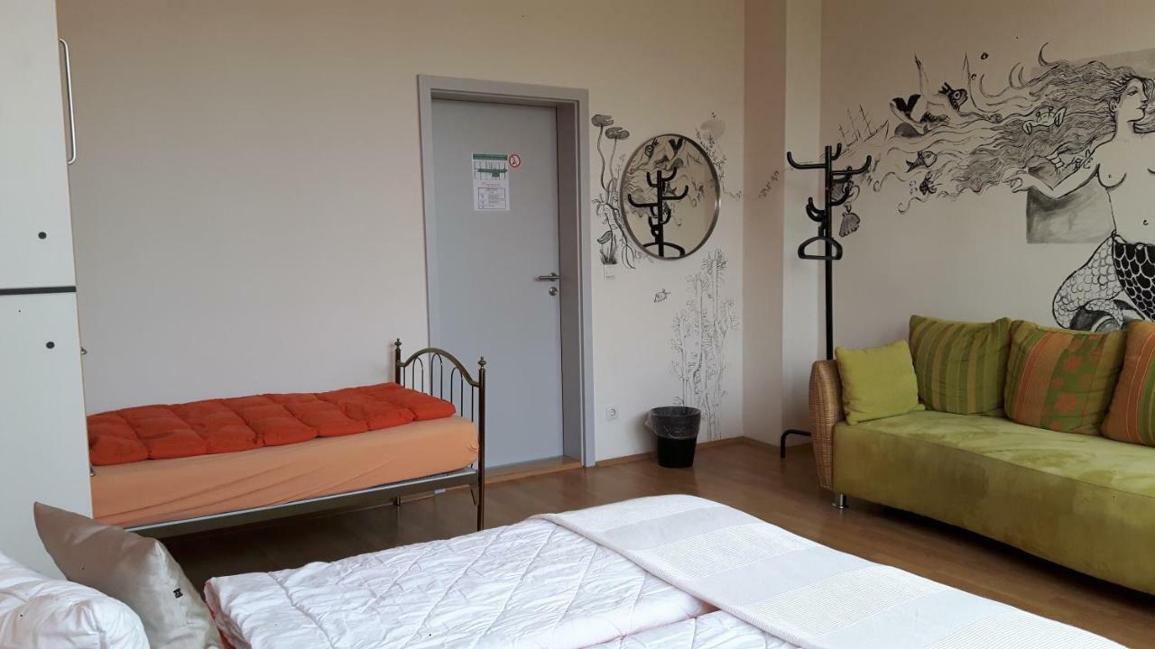 Hostel Στράλσουντ Εξωτερικό φωτογραφία